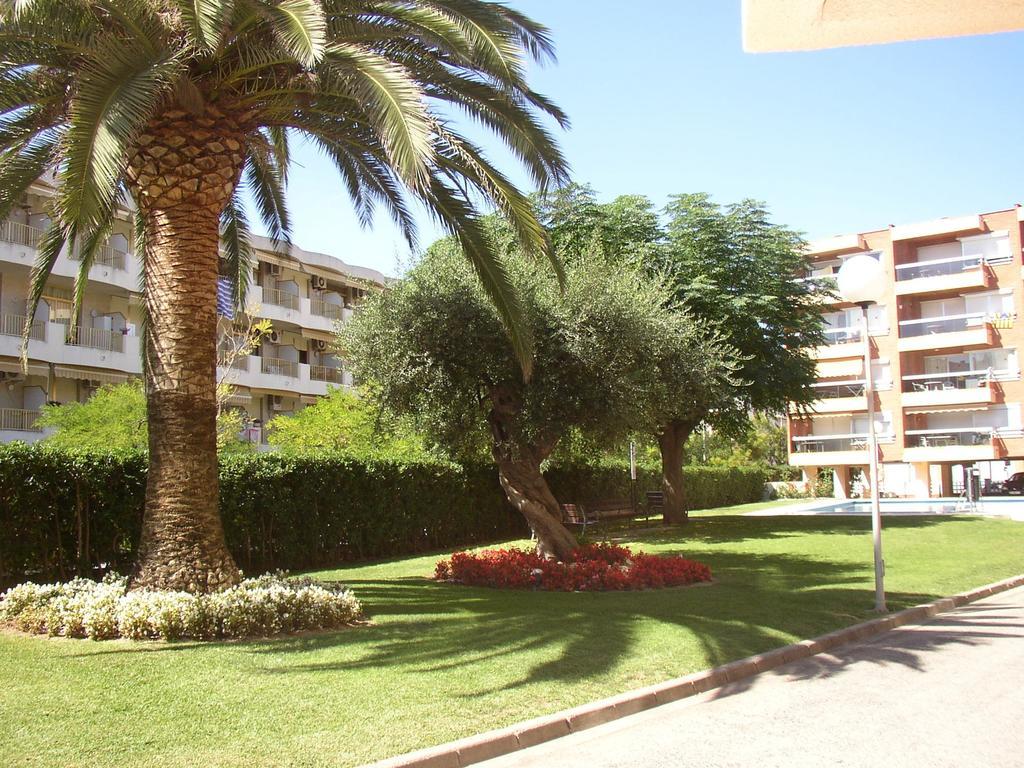 Apartamentos Alquihouse Vilafortuny カンブリルス エクステリア 写真