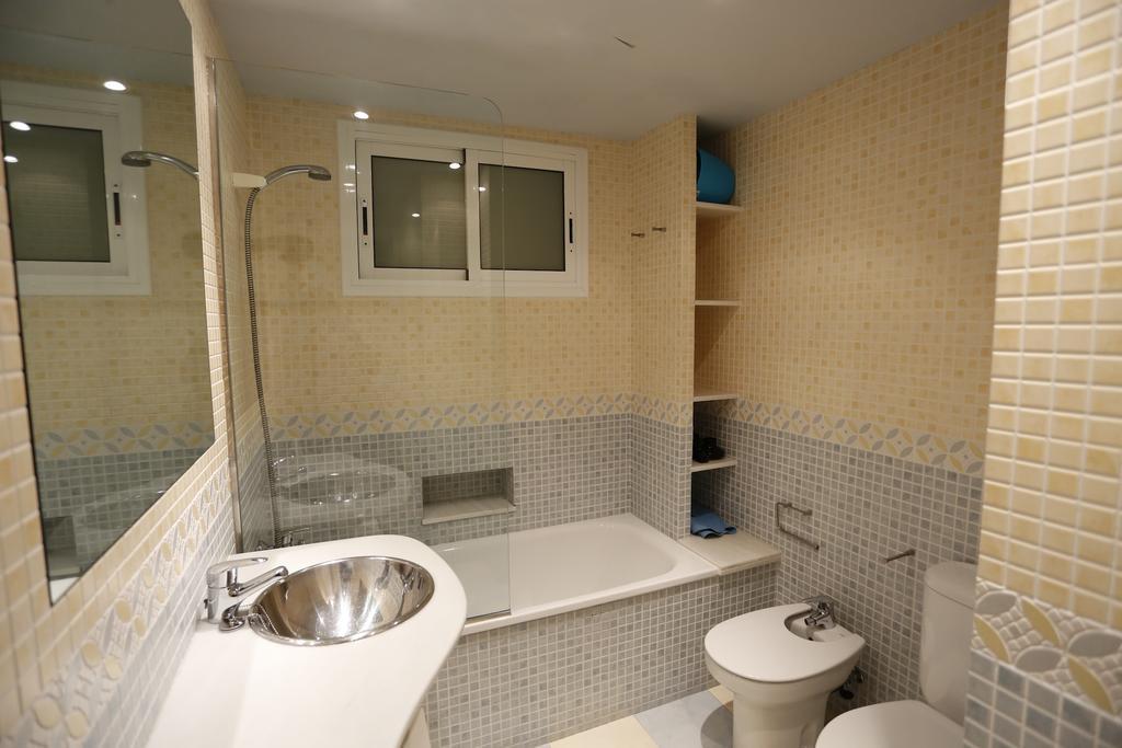 Apartamentos Alquihouse Vilafortuny カンブリルス 部屋 写真