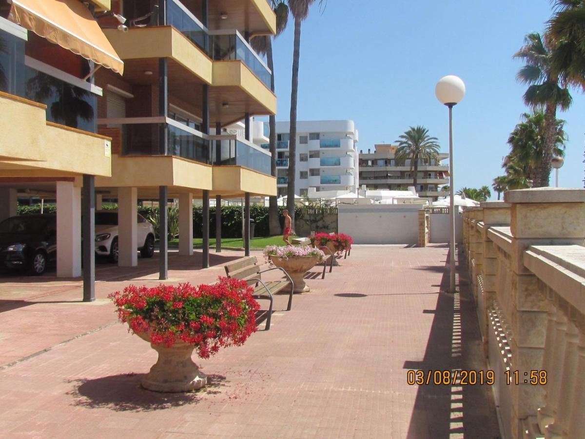 Apartamentos Alquihouse Vilafortuny カンブリルス エクステリア 写真
